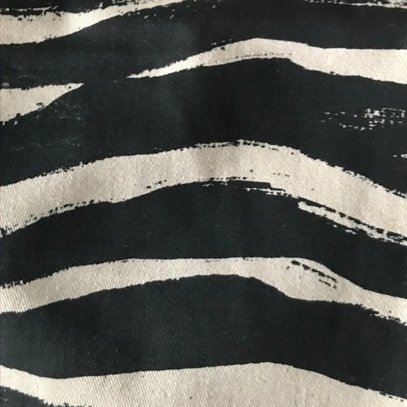 Zebra Print Mini - Picture 3 of 5